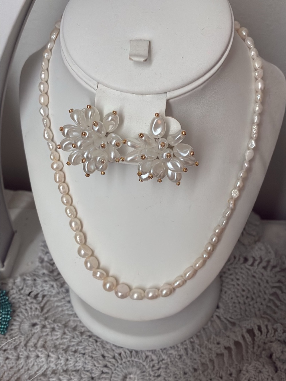 Pearlescent Floral Cluster Earrings - White with Gold Accents